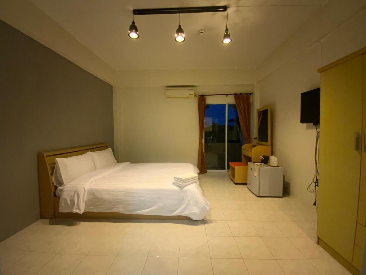 Uh Hostel Bangsaen Exterior foto