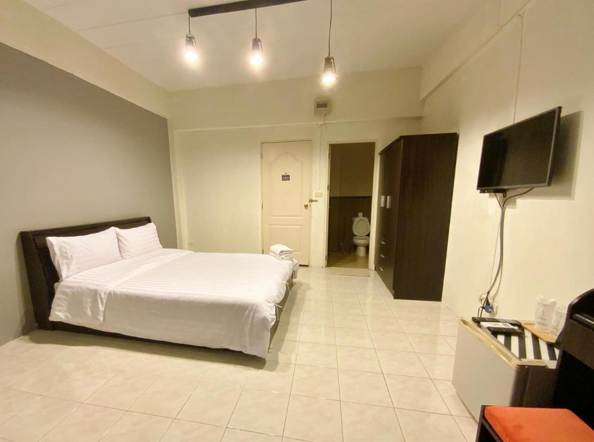 Uh Hostel Bangsaen Exterior foto